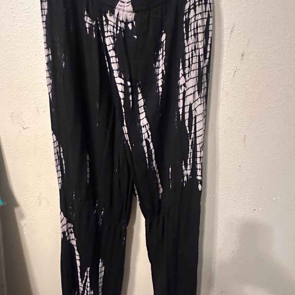 Soft Surroundings Black and White Cropped Lounge Pants